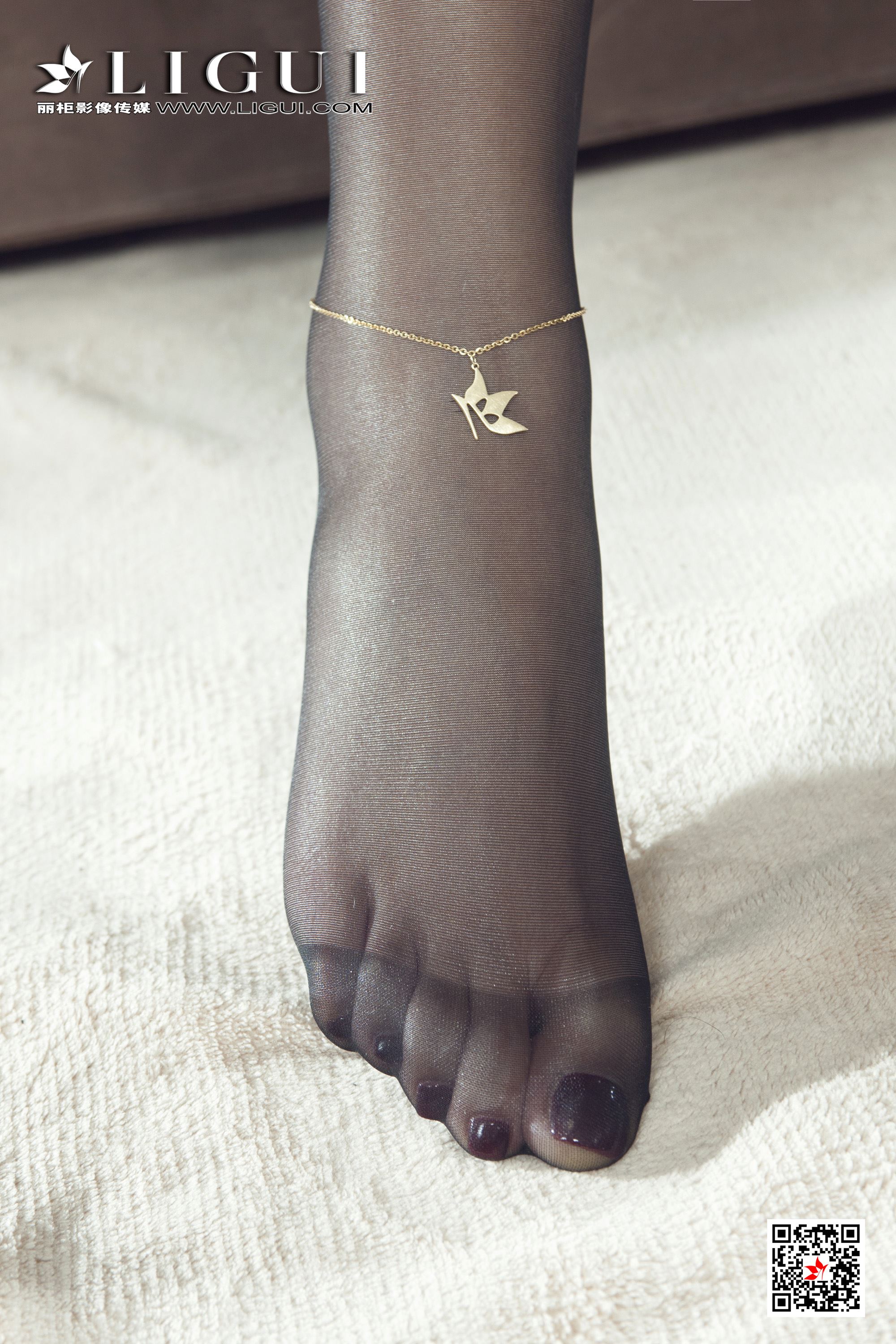 Ligui丽柜  2021.02.01 《职场新秀》嘤嘤